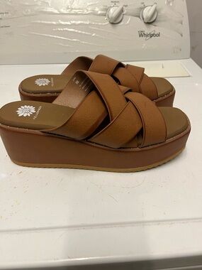 Yellow Box Tan Brown Platform Slide Sandals